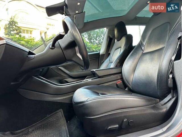 Красный Тесла Модель 3, объемом двигателя 0 л и пробегом 80 тыс. км за 15890 $, фото 11 на Automoto.ua