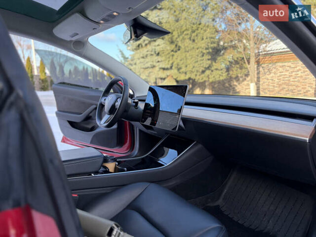 Красный Тесла Модель 3, объемом двигателя 0 л и пробегом 27 тыс. км за 20000 $, фото 15 на Automoto.ua