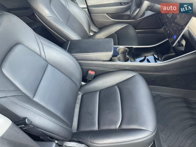 Красный Тесла Модель 3, объемом двигателя 0 л и пробегом 120 тыс. км за 18999 $, фото 40 на Automoto.ua