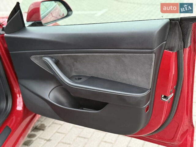 Красный Тесла Модель 3, объемом двигателя 0 л и пробегом 85 тыс. км за 22999 $, фото 38 на Automoto.ua