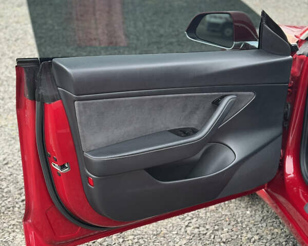 Красный Тесла Модель 3, объемом двигателя 0 л и пробегом 120 тыс. км за 18500 $, фото 15 на Automoto.ua