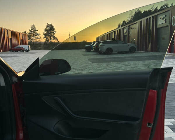 Тесла Модель 3 2020 в Львове на Automoto.ua Красный Тесла Модель 3, объемом двигателя 0 л и пробегом 80 тыс. км за 22000 $, фото 22 на Automoto.ua