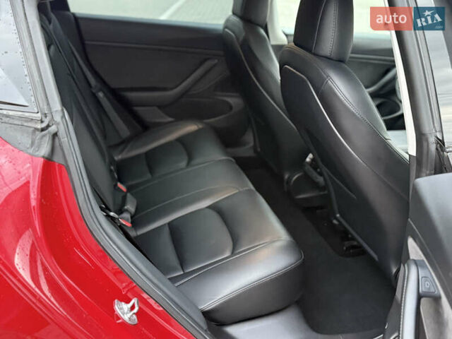 Красный Тесла Модель 3, объемом двигателя 0 л и пробегом 85 тыс. км за 22999 $, фото 35 на Automoto.ua