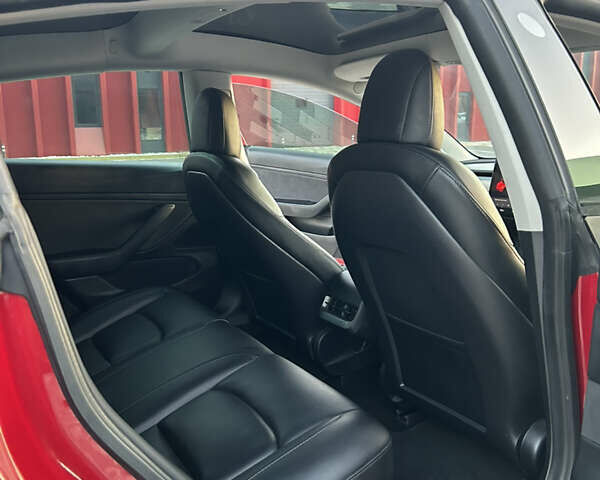 Тесла Модель 3 2020 в Львове на Automoto.ua Красный Тесла Модель 3, объемом двигателя 0 л и пробегом 80 тыс. км за 22000 $, фото 16 на Automoto.ua