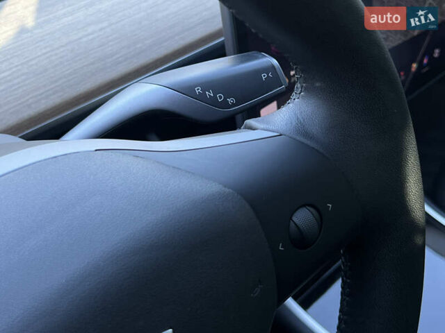 Тесла Модель 3 2020 у Луцьку на Automoto.ua Червоний Тесла Модель 3, об'ємом двигуна 0 л та пробігом 120 тис. км за 18500 $, фото 51 на Automoto.ua