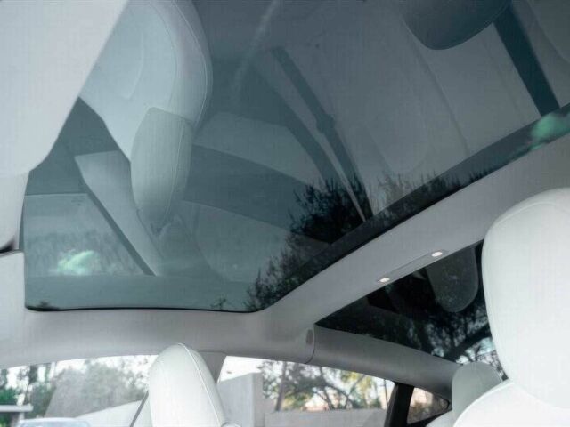 Красный Тесла Модель 3, объемом двигателя 0 л и пробегом 35 тыс. км за 8000 $, фото 10 на Automoto.ua