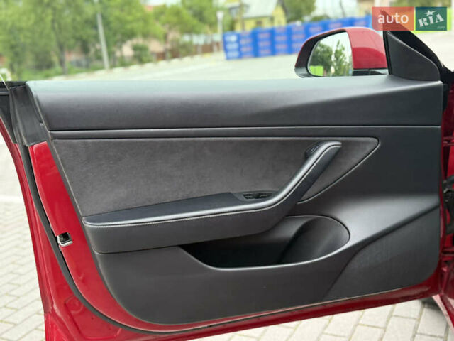 Красный Тесла Модель 3, объемом двигателя 0 л и пробегом 85 тыс. км за 22999 $, фото 23 на Automoto.ua