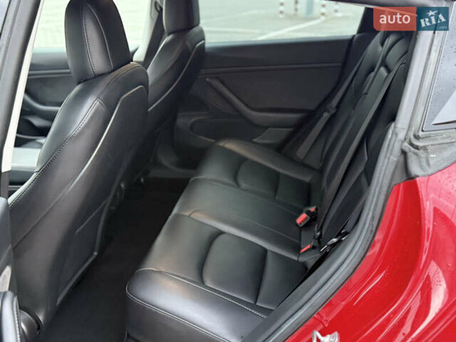 Красный Тесла Модель 3, объемом двигателя 0 л и пробегом 85 тыс. км за 22999 $, фото 37 на Automoto.ua