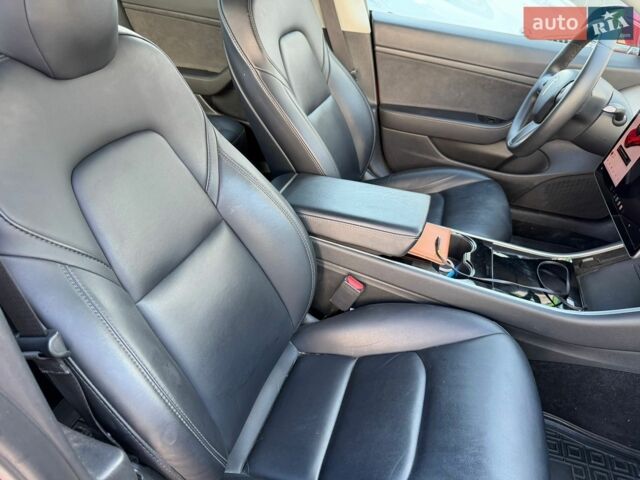 Красный Тесла Модель 3, объемом двигателя 0 л и пробегом 108 тыс. км за 14999 $, фото 12 на Automoto.ua