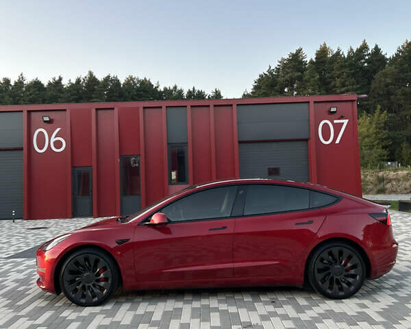 Тесла Модель 3 2020 в Львове на Automoto.ua Красный Тесла Модель 3, объемом двигателя 0 л и пробегом 80 тыс. км за 22000 $, фото 3 на Automoto.ua