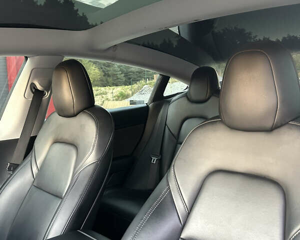 Тесла Модель 3 2020 в Львове на Automoto.ua Красный Тесла Модель 3, объемом двигателя 0 л и пробегом 80 тыс. км за 22000 $, фото 15 на Automoto.ua