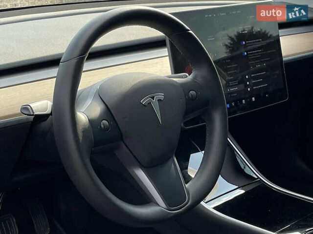 Тесла Модель 3 2020 у Луцьку на Automoto.ua Червоний Тесла Модель 3, об'ємом двигуна 0 л та пробігом 120 тис. км за 18500 $, фото 25 на Automoto.ua