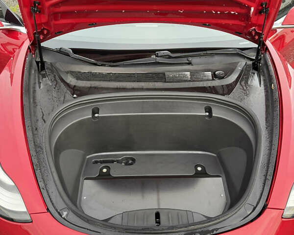 Красный Тесла Модель 3, объемом двигателя 0 л и пробегом 120 тыс. км за 18500 $, фото 25 на Automoto.ua