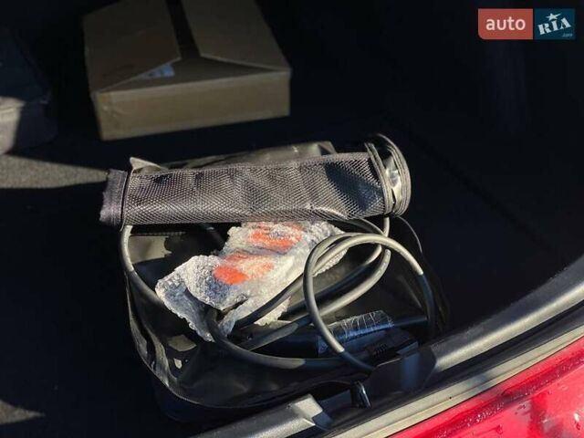 Красный Тесла Модель 3, объемом двигателя 0 л и пробегом 147 тыс. км за 18900 $, фото 17 на Automoto.ua