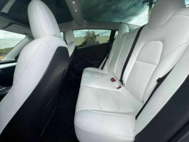 Красный Тесла Модель 3, объемом двигателя 0 л и пробегом 19 тыс. км за 6200 $, фото 11 на Automoto.ua