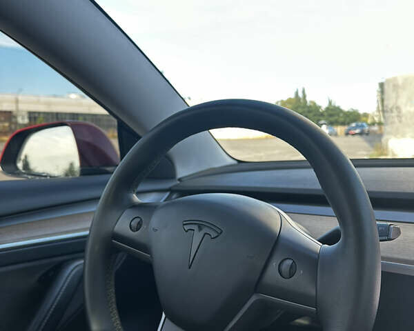 Красный Тесла Модель 3, объемом двигателя 0 л и пробегом 86 тыс. км за 21900 $, фото 20 на Automoto.ua