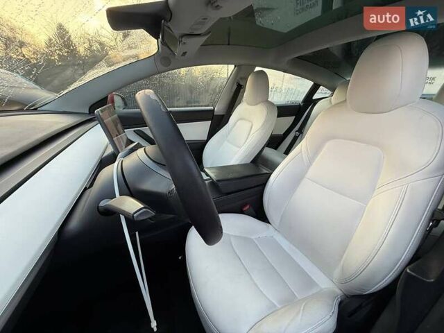 Красный Тесла Модель 3, объемом двигателя 0 л и пробегом 187 тыс. км за 13600 $, фото 16 на Automoto.ua