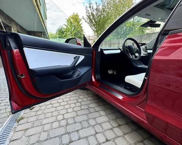 Червоний Тесла Модель 3, об'ємом двигуна 0 л та пробігом 75 тис. км за 27500 $, фото 12 на Automoto.ua