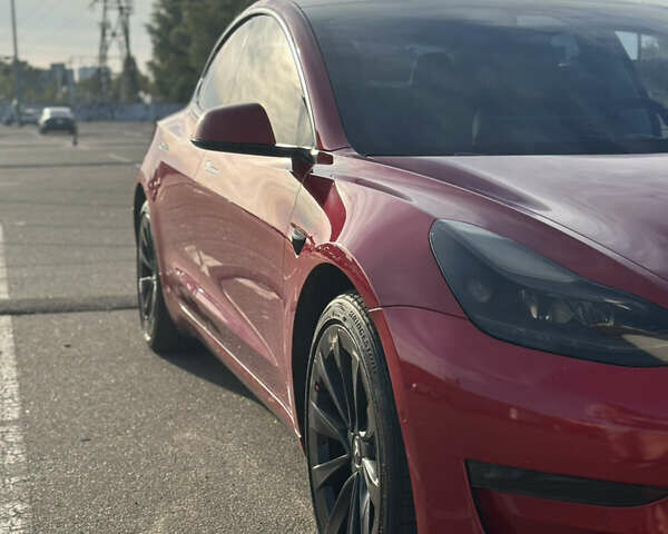 Красный Тесла Модель 3, объемом двигателя 0 л и пробегом 86 тыс. км за 21900 $, фото 5 на Automoto.ua