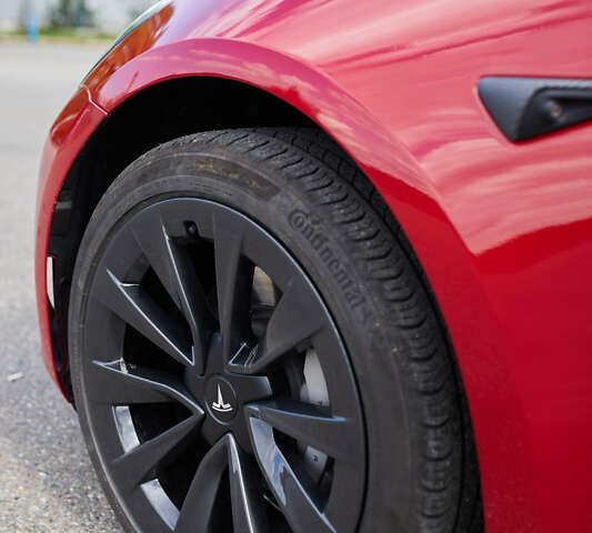 Красный Тесла Модель 3, объемом двигателя 0 л и пробегом 19 тыс. км за 29999 $, фото 23 на Automoto.ua