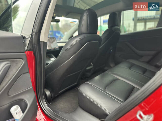 Тесла Модель 3 2021 у Черкасах на Automoto.ua Червоний Тесла Модель 3, об'ємом двигуна 0 л та пробігом 57 тис. км за 20200 $, фото 8 на Automoto.ua