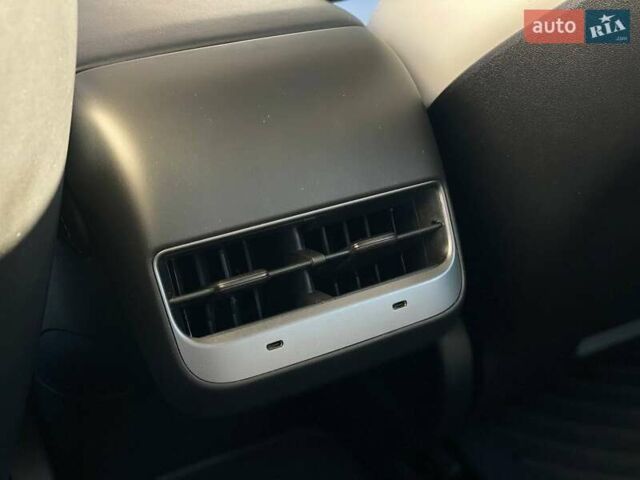 Красный Тесла Модель 3, объемом двигателя 0 л и пробегом 147 тыс. км за 18900 $, фото 19 на Automoto.ua