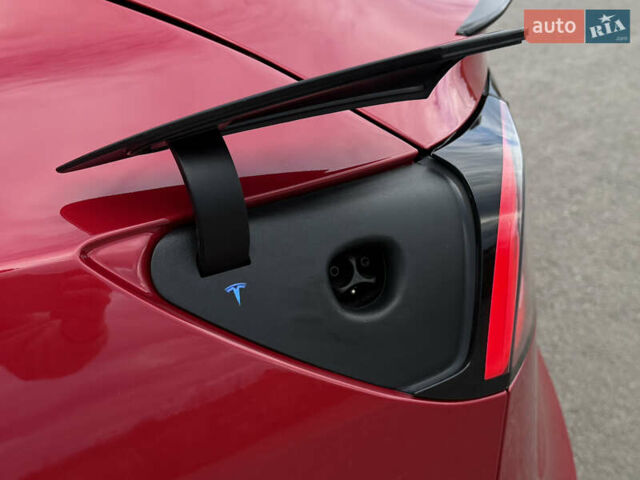 Тесла Модель 3 2021 в Дрогобыче на Automoto.ua Красный Тесла Модель 3, объемом двигателя 0 л и пробегом 145 тыс. км за 19599 $, фото 23 на Automoto.ua