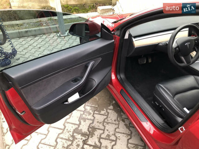 Красный Тесла Модель 3, объемом двигателя 0 л и пробегом 85 тыс. км за 17300 $, фото 9 на Automoto.ua