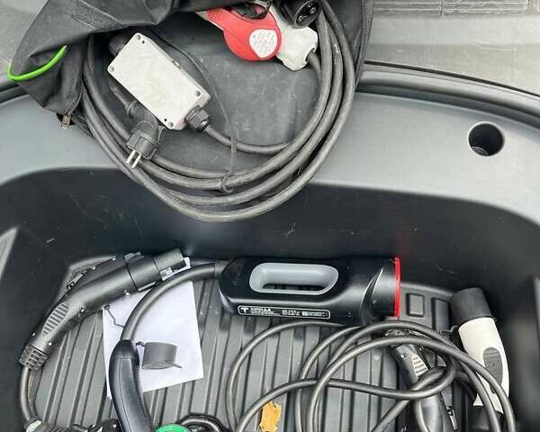 Тесла Модель 3 2021 у Києві на Automoto.ua Червоний Тесла Модель 3, об'ємом двигуна 0 л та пробігом 44 тис. км за 20000 $, фото 6 на Automoto.ua