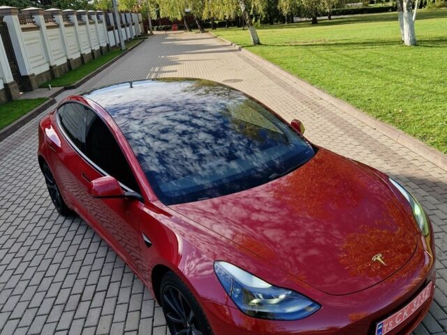 Красный Тесла Модель 3, объемом двигателя 0 л и пробегом 64 тыс. км за 23000 $, фото 5 на Automoto.ua