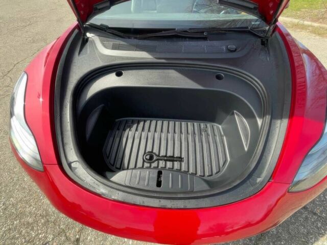 Червоний Тесла Модель 3, об'ємом двигуна 0 л та пробігом 13 тис. км за 8900 $, фото 12 на Automoto.ua