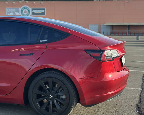 Красный Тесла Модель 3, объемом двигателя 0 л и пробегом 86 тыс. км за 21900 $, фото 11 на Automoto.ua
