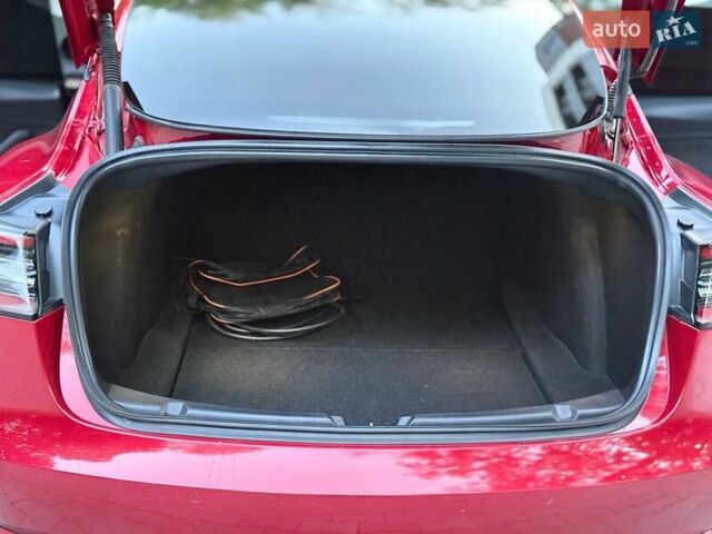 Червоний Тесла Модель 3, об'ємом двигуна 0 л та пробігом 58 тис. км за 22500 $, фото 61 на Automoto.ua