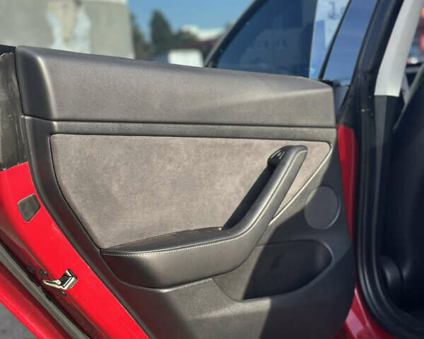 Красный Тесла Модель 3, объемом двигателя 0 л и пробегом 86 тыс. км за 21900 $, фото 17 на Automoto.ua