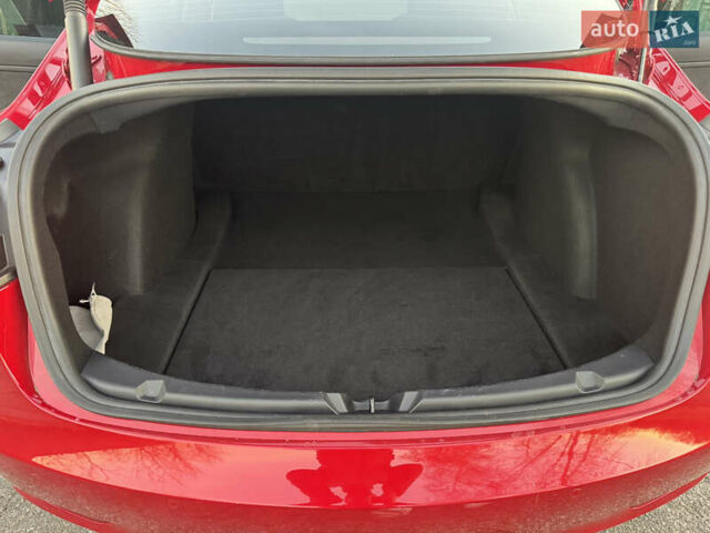 Красный Тесла Модель 3, объемом двигателя 0 л и пробегом 37 тыс. км за 21500 $, фото 11 на Automoto.ua