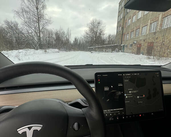 Красный Тесла Модель 3, объемом двигателя 0 л и пробегом 129 тыс. км за 20999 $, фото 4 на Automoto.ua