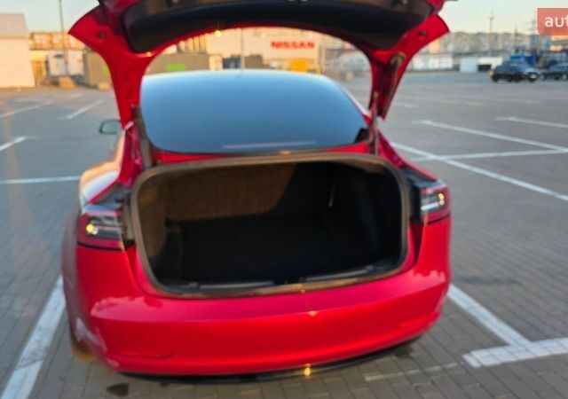 Червоний Тесла Модель 3, об'ємом двигуна 0 л та пробігом 81 тис. км за 22500 $, фото 5 на Automoto.ua