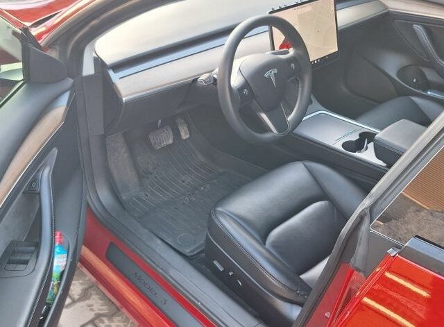 Красный Тесла Модель 3, объемом двигателя 0 л и пробегом 47 тыс. км за 17500 $, фото 7 на Automoto.ua