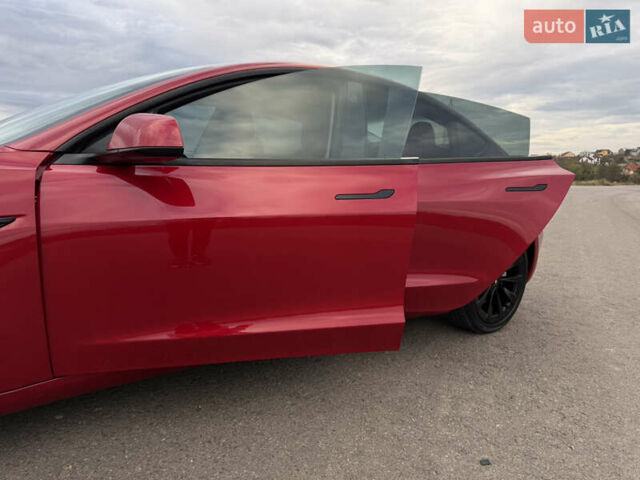 Тесла Модель 3 2021 в Дрогобыче на Automoto.ua Красный Тесла Модель 3, объемом двигателя 0 л и пробегом 145 тыс. км за 19599 $, фото 63 на Automoto.ua