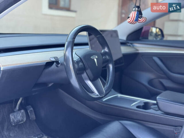 Красный Тесла Модель 3, объемом двигателя 0 л и пробегом 62 тыс. км за 19850 $, фото 91 на Automoto.ua