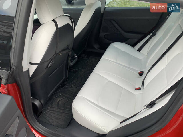 Красный Тесла Модель 3, объемом двигателя 0 л и пробегом 27 тыс. км за 26900 $, фото 19 на Automoto.ua