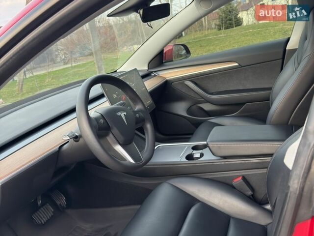 Червоний Тесла Модель 3, об'ємом двигуна 0 л та пробігом 30 тис. км за 26400 $, фото 12 на Automoto.ua