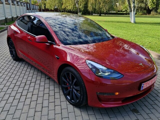 Красный Тесла Модель 3, объемом двигателя 0 л и пробегом 64 тыс. км за 23000 $, фото 4 на Automoto.ua