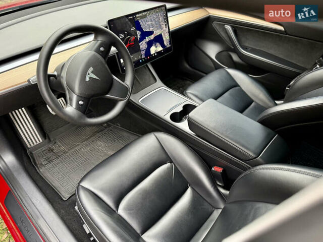 Червоний Тесла Модель 3, об'ємом двигуна 0 л та пробігом 145 тис. км за 18999 $, фото 15 на Automoto.ua