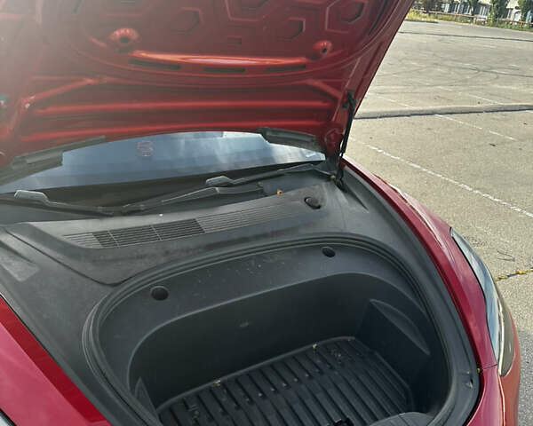 Красный Тесла Модель 3, объемом двигателя 0 л и пробегом 86 тыс. км за 21900 $, фото 14 на Automoto.ua