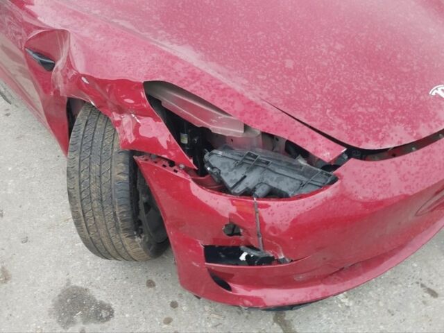 Червоний Тесла Модель 3, об'ємом двигуна 0 л та пробігом 44 тис. км за 13700 $, фото 5 на Automoto.ua