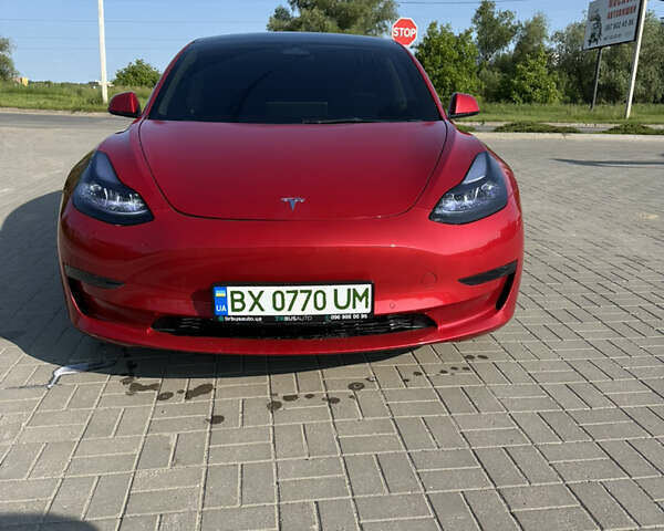 Красный Тесла Модель 3, объемом двигателя 0 л и пробегом 48 тыс. км за 23300 $, фото 1 на Automoto.ua