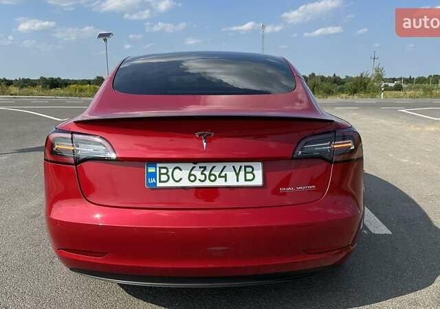 Тесла Модель 3 2022 у Львові на Automoto.ua Червоний Тесла Модель 3, об'ємом двигуна 0 л та пробігом 69 тис. км за 25200 $, фото 25 на Automoto.ua