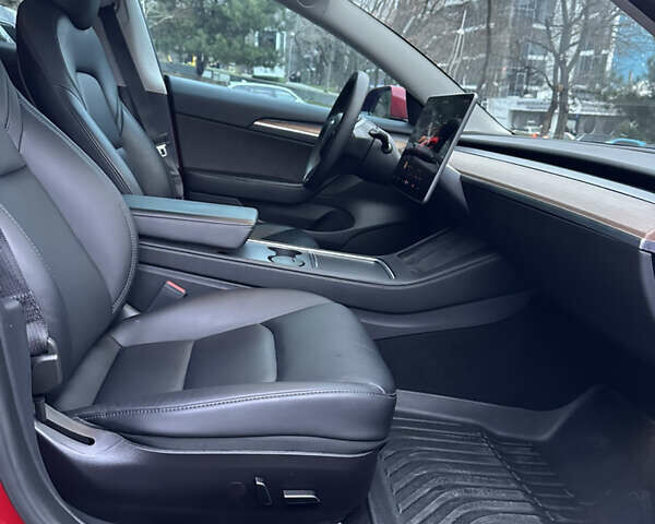 Красный Тесла Модель 3, объемом двигателя 0 л и пробегом 29 тыс. км за 23000 $, фото 12 на Automoto.ua