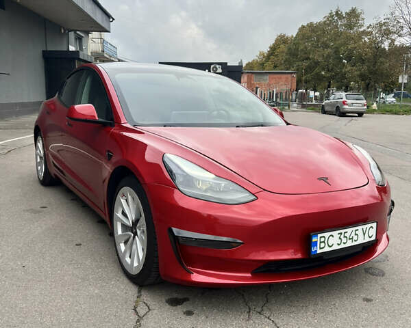 Тесла Модель 3 2022 в Львове на Automoto.ua Красный Тесла Модель 3, объемом двигателя 0 л и пробегом 112 тыс. км за 18900 $, фото 2 на Automoto.ua